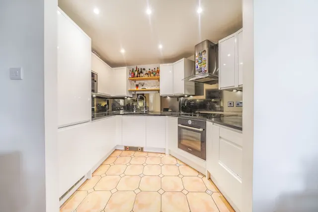 Basin Approach, London, E14, photo 2