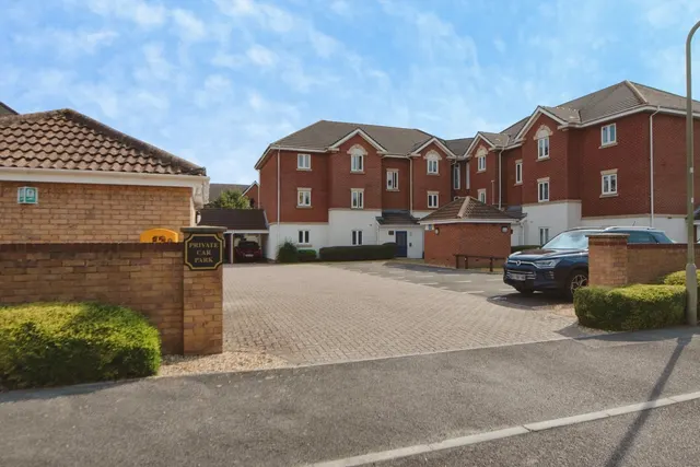 Hayling Close, Gosport, PO12, photo 1