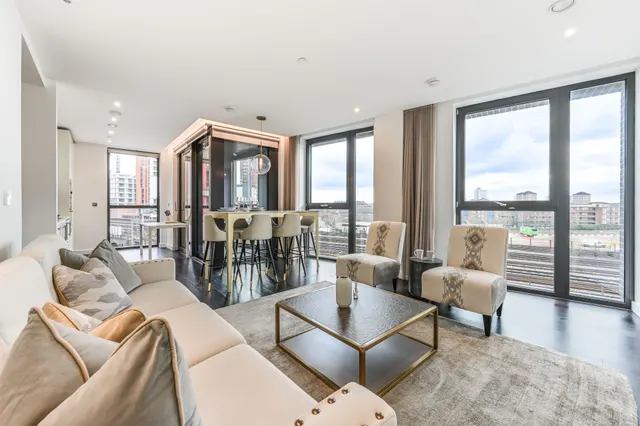 10 Thornes House, Charles Clowes Walk, The Residence, 40-42 Ponton Road, London, photo 1