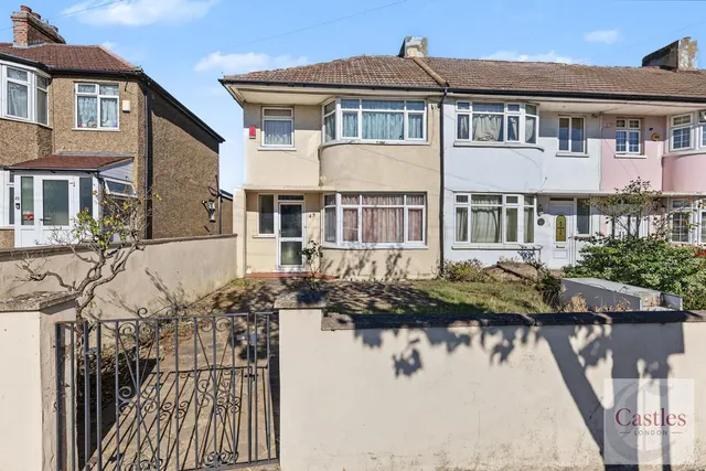 Broadlands Avenue, Enfield, EN3, photo 1