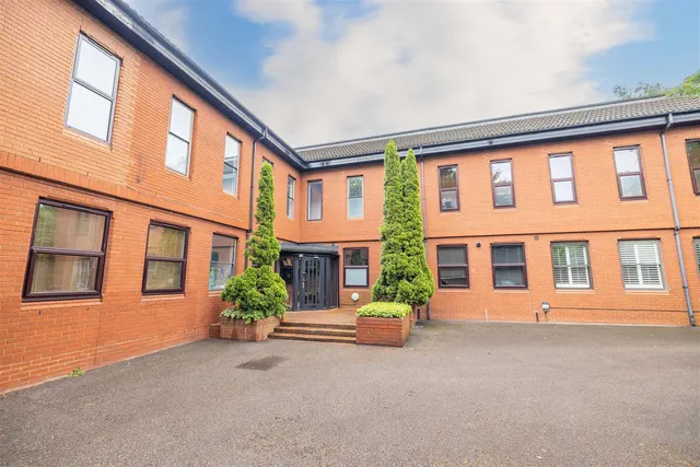 Clewer Hill Road, Windsor, SL4 4FN, photo 1