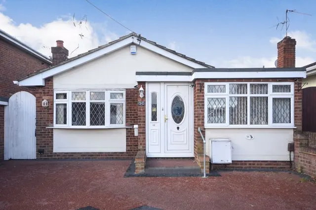 Photo 2 — Heideburg Road, Canvey Island SS8 8HB