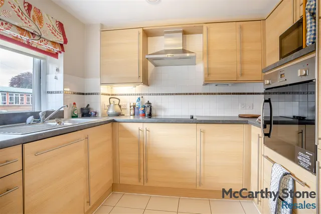 Marlborough Road, Cardiff, CF23, photo 3