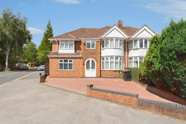 Lyndon Road, Solihull, photo 1