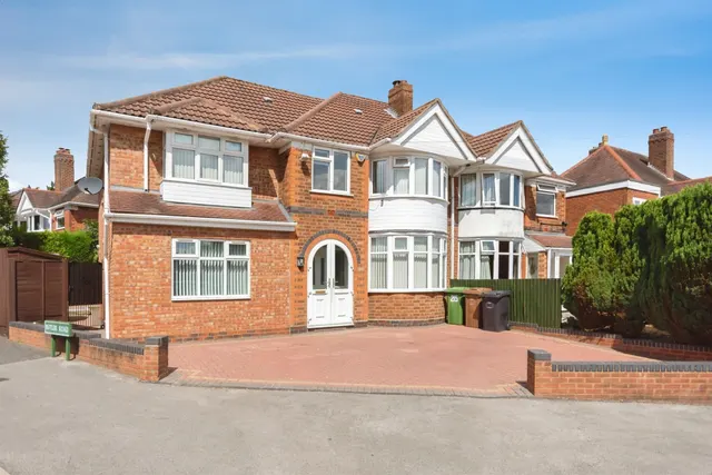 Photo 3 — Lyndon Road, Solihull