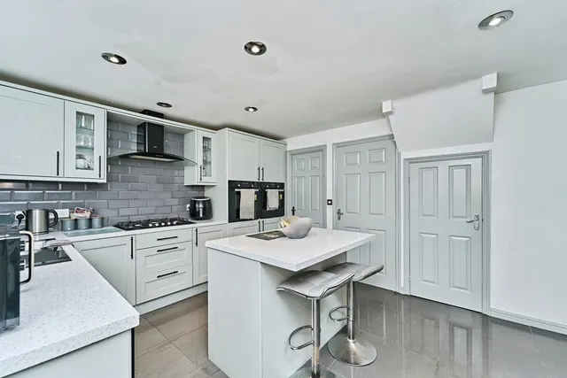 Fernbank Crescent, Walsall, WS5, photo 3