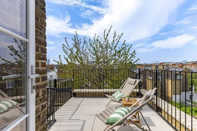 Photo 2 — Redcliffe Road, London, SW10 9NJ