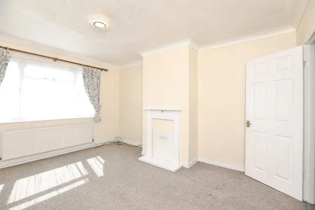 Regis Crescent, Sittingbourne, ME10, photo 2