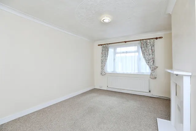 Regis Crescent, Sittingbourne, ME10, photo 3