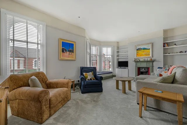 Fieldhouse Road, Balham, photo 1