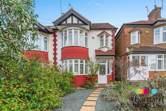 Waterfall Road, London, photo 1