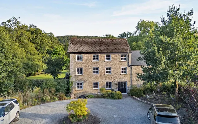 Bethlehem, Llandeilo, Carmarthenshire, SA19 6YG, photo 1