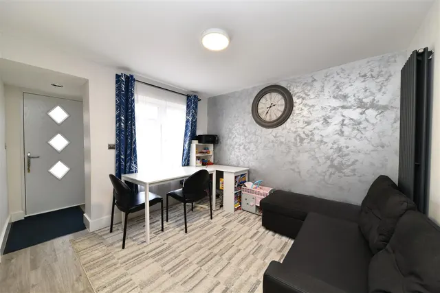 Photo 2 — Ridgeway, Stevenage, Herts, SG1 1PS