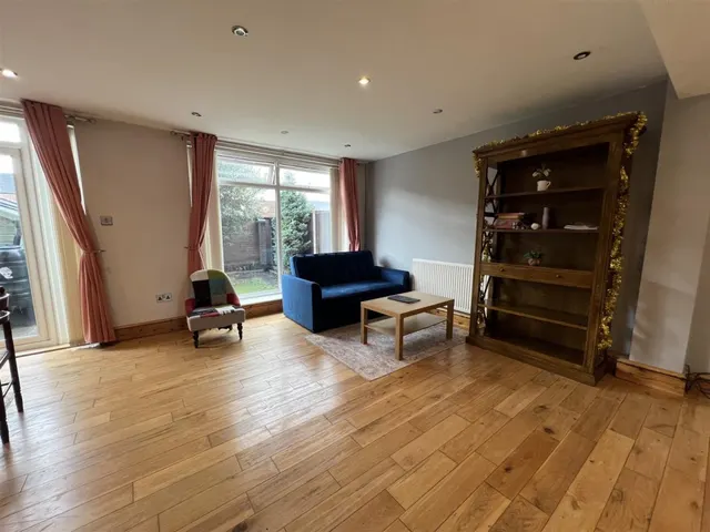 Abbotsbury Close, Manchester, M12, photo 3