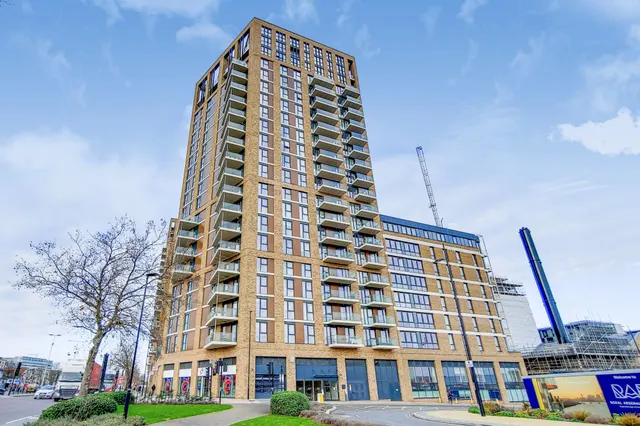 Flat 96, Duncombe House, 15 Victory Parade, London, photo 1
