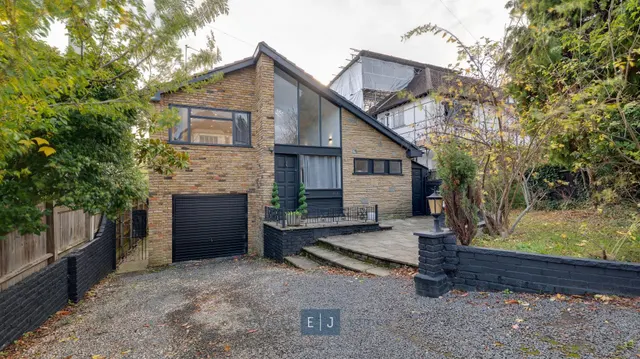 The Avenue, Loughton, photo 1