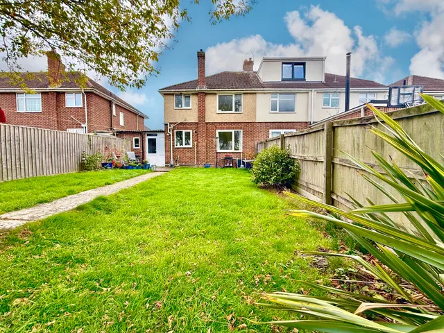 Farleigh Crescent, Swindon, Wiltshire, SN3 1JY, photo 1