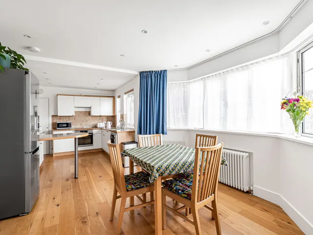 Chiswick Village, Chiswick, W4, photo 2