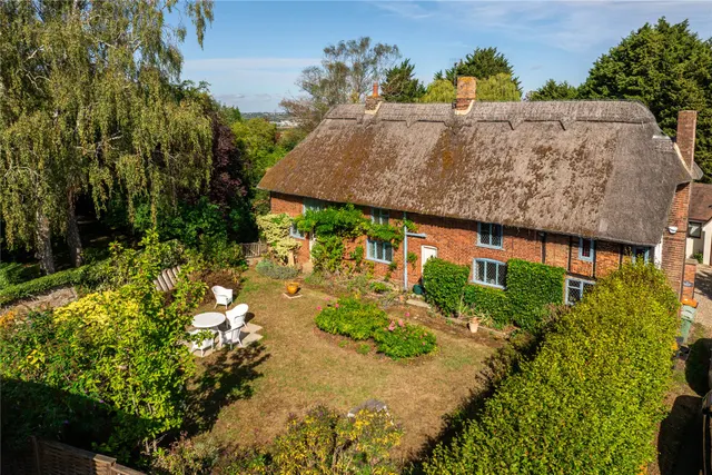 Hilltop Farm, Little Hill, LU7, photo 2