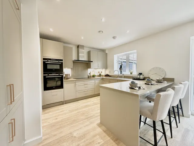 The Kensworth Station Road, Bow Brickhill, MK17, photo 2