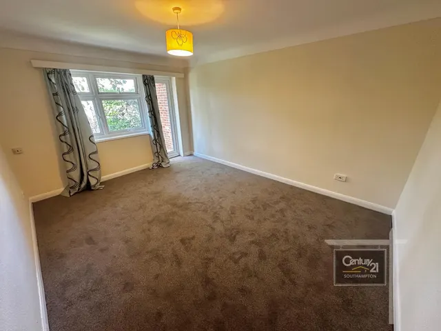Bassett Avenue, Southampton, SO16, photo 2
