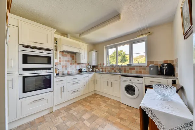 Swindon, SN6, photo 3