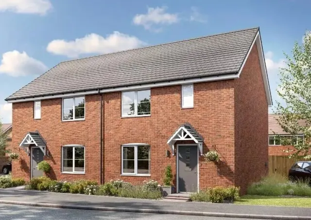 Addle Avenue, Cam, GL11, photo 1