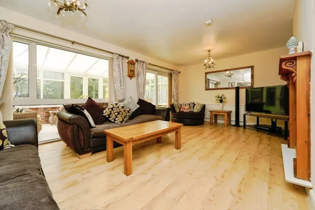 Swinton Lane, Worcester, WR2, photo 3