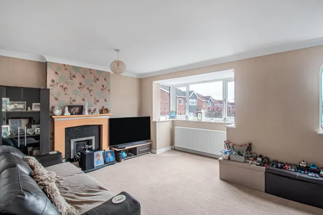 Farm View, New Tupton, S42, photo 2