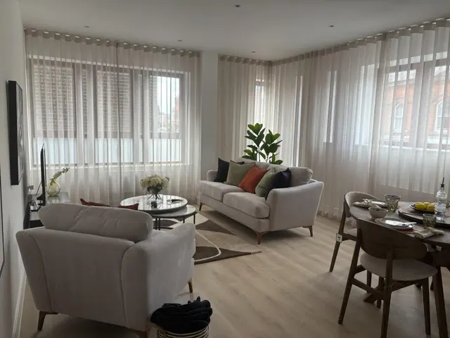 Peach Street, Wokingham, photo 1