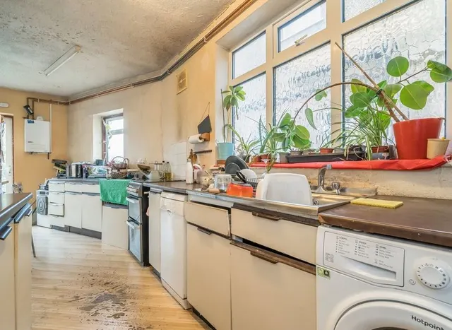 Lyncroft Gardens, Hounslow, TW3, photo 2