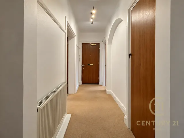 The Avenue, Worcester Park, KT4, photo 3