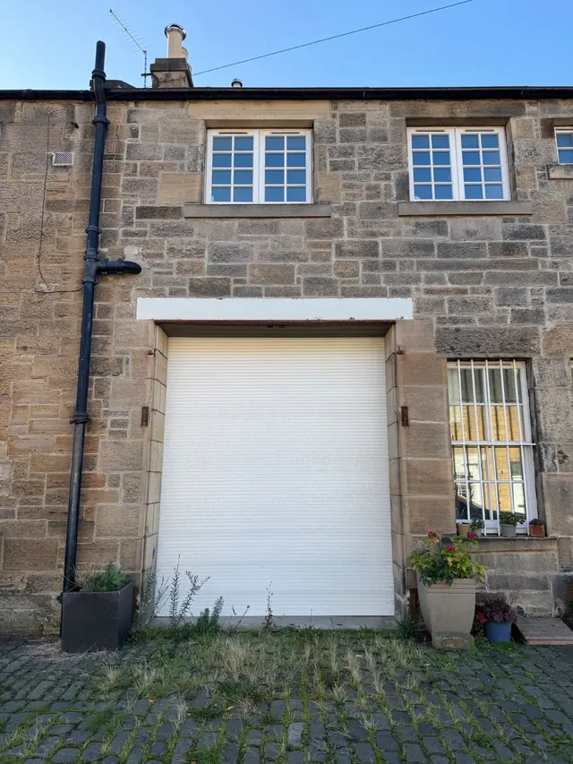 Belgrave Crescent Lane, Edinburgh, EH4, photo 1