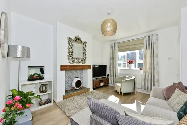 Photo 2 — Crowder Close, SHEFFIELD, South Yorkshire, S5