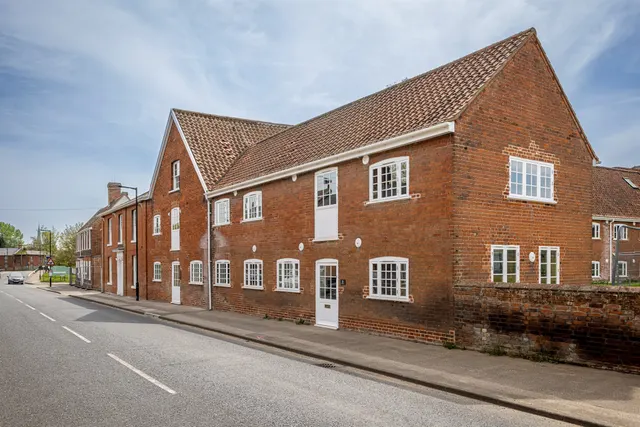 Bridge Street, Hadleigh, Ipswich, photo 1