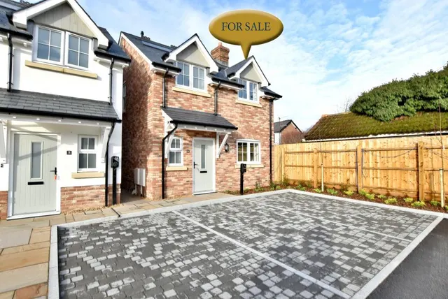 Churchill Gardens, Sturminster Marshall, BH21, photo 1