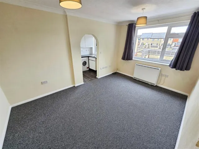 Photo 2 — High Street, Irthlingborough, Northants