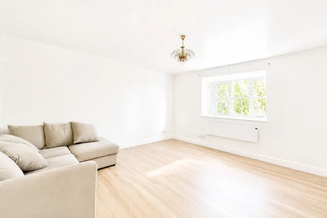 Photo 2 — Webley Court, Sten Close, EN3