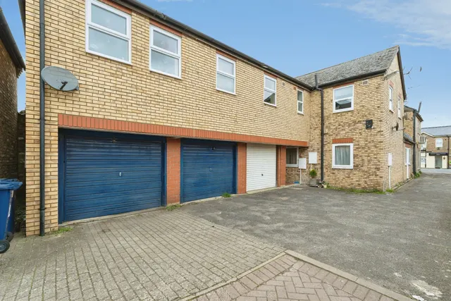 Great Whyte HUNTINGDON, PE26, photo 2