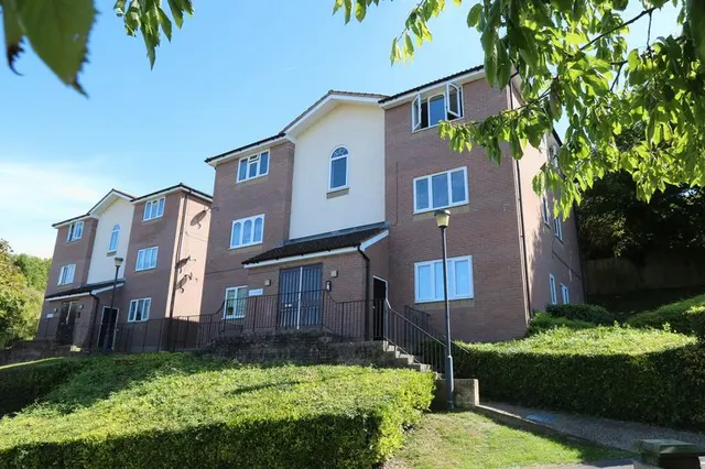 Lingfield Close, High Wycombe HP13 7ER, photo 1