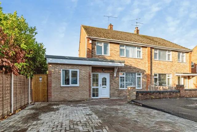 Allnutt Avenue, Basingstoke, RG21, photo 1