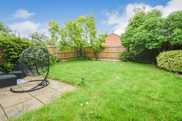 Photo 2 — Beechcrest View, Hook, Hampshire, RG27 9RF