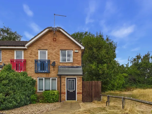 Wharton Drive, Chesterfield, S41, photo 1