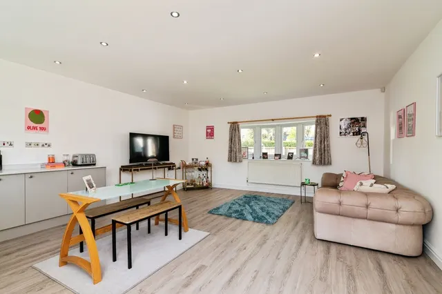 Photo 3 — Dorket Drive, Wollaton, Nottingham, NG8
