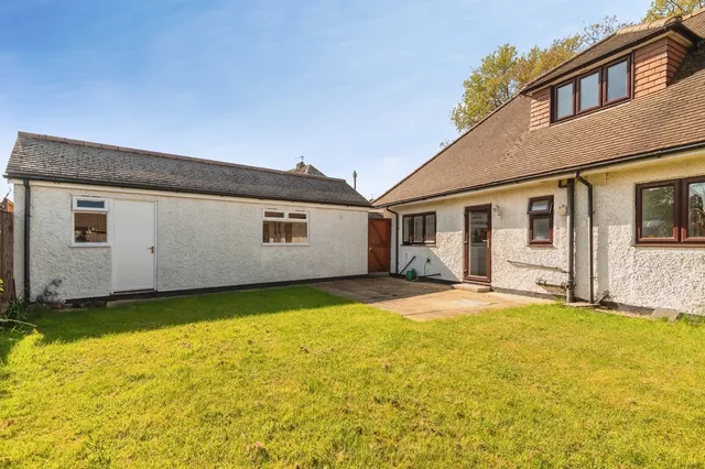 Photo 2 — Dorket Drive, Wollaton, Nottingham, NG8
