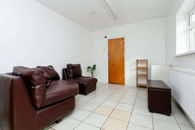 Photo 3 — Lyal Road, London, E3 5QQ