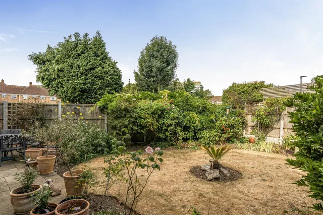 Chalkwell Park Avenue, Enfield, EN1, photo 2