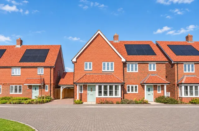 Angmering, BN16, photo 1