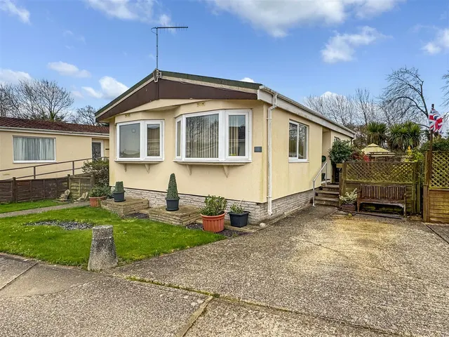 Hook Lane, Aldingbourne, photo 1
