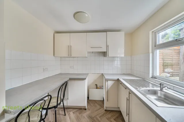 Colliers Water Lane, Thornton Heath, CR7, photo 2